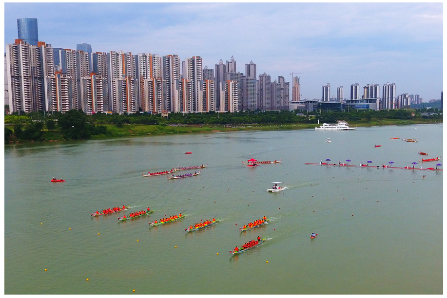 第十五届中国—东盟(南宁)国际龙舟邀请赛举行